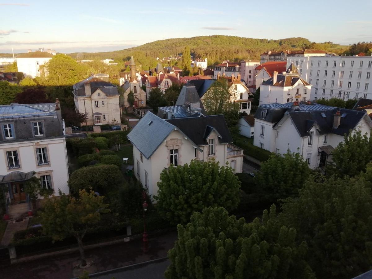Joli Studio Dans Un Ancien Hotel Du XIX Siecle - Proche Toutes Commodites - Thermes Et Parc Vittel Exterior foto